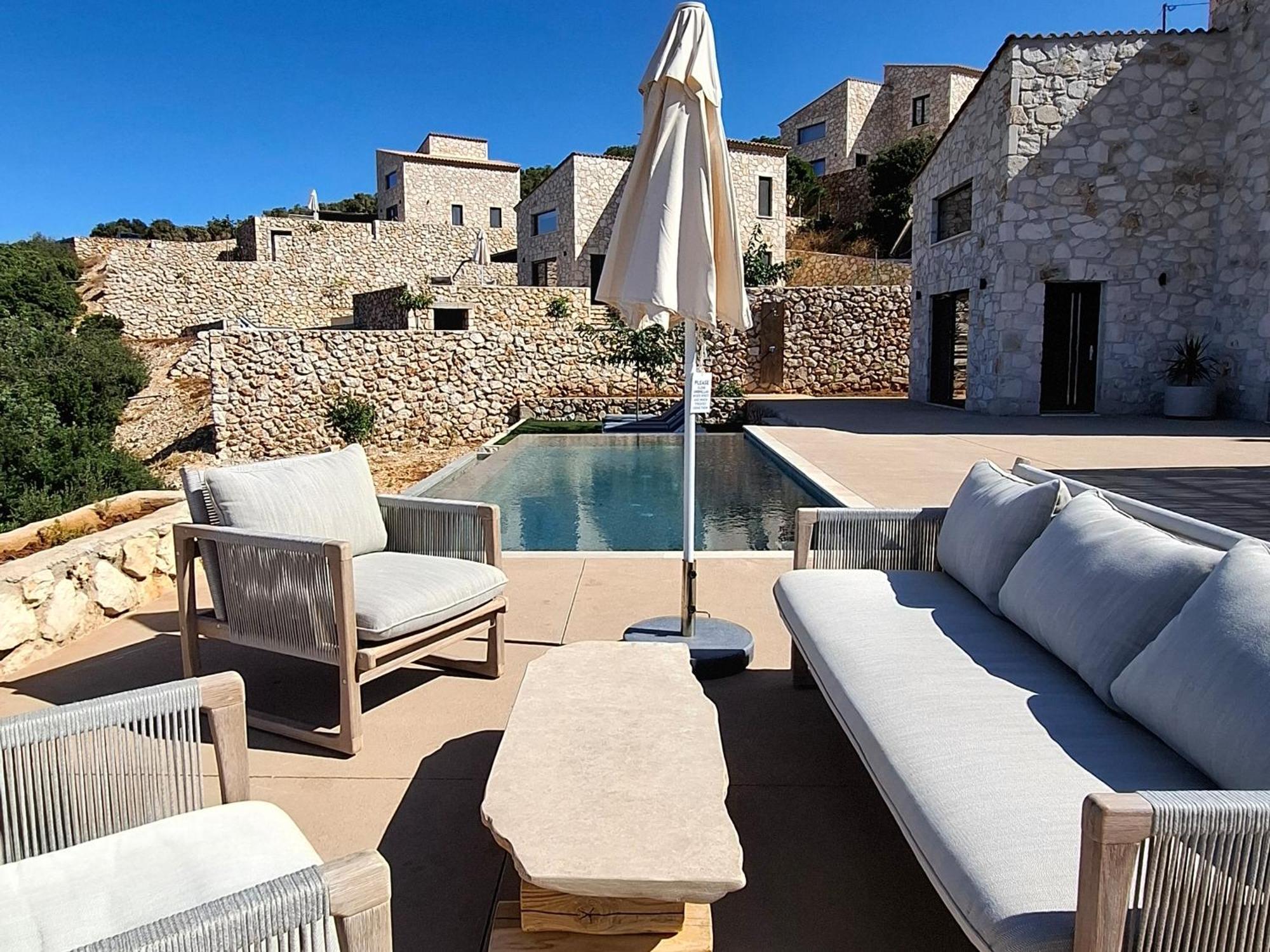 Aroa Eco Living Experience * Volimes